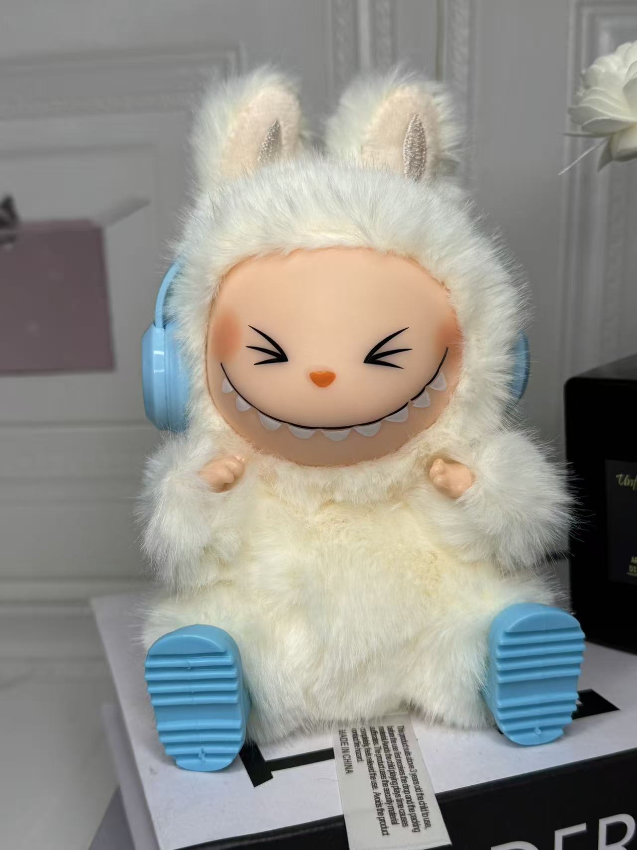 Earphone plush toy