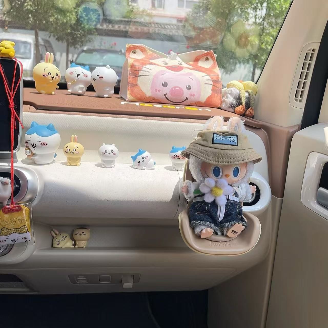 Small plush toy car safety seat