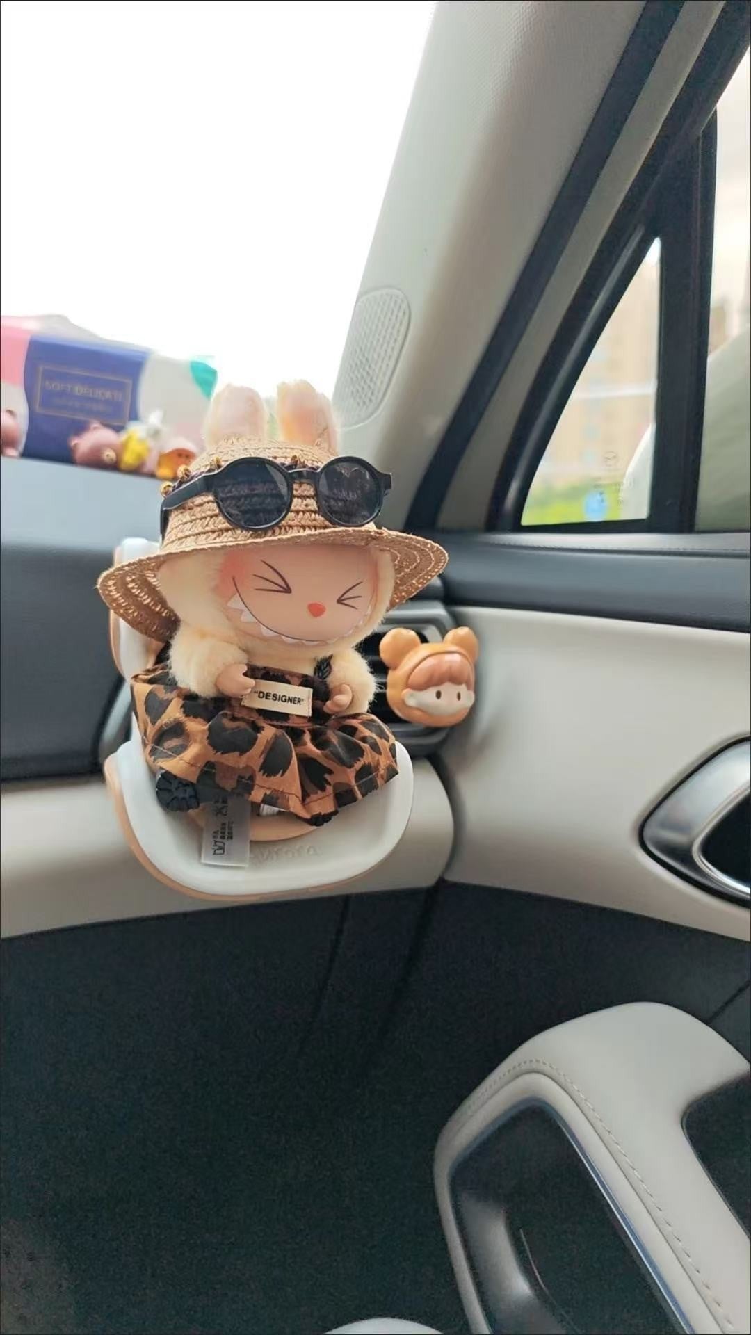 Small plush toy car safety seat