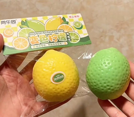 Color changing Lemon squishy toy